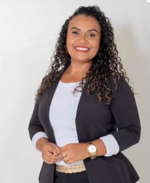 Carol Moura toma posse como vereadora suplente na Câmara Municipal de Funilândia nesta terça-feira