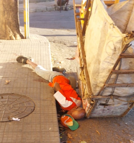 A vítima trabalhava como catador de material reciclável e estaria devendo o tráfico