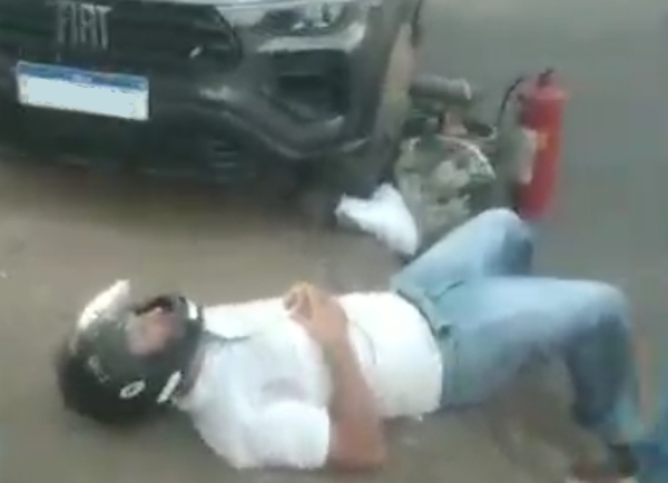 [VÍDEO] Cidadã fica indignada com falta de ambulâncias no SAMU de Sete Lagoas