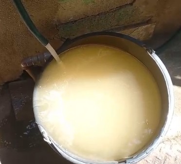 [VÍDEO] ABSURDO ATRÁS DE ABSURDO: Moradores do Montreal reclamam de alteração na cor da água em Sete