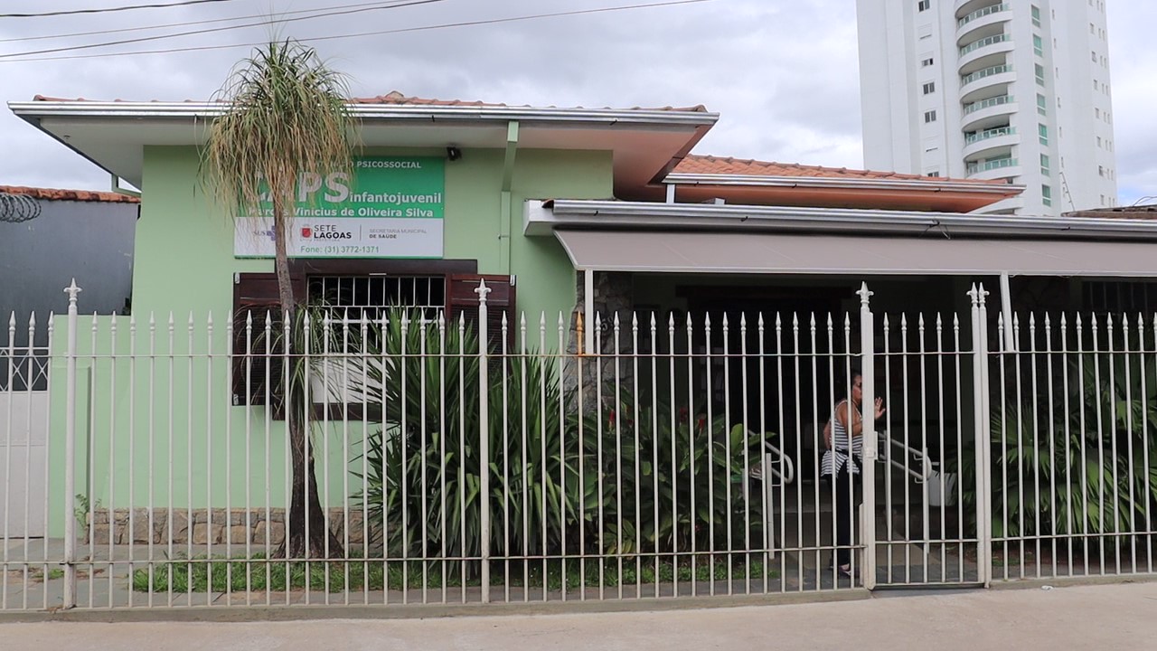 O Centro de Atenção Psicossocial Infanto-Juvenil fica na rua Floriano Peixoto, 259, Centro