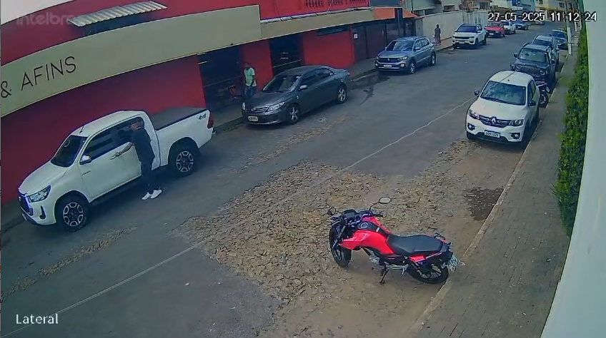 [VÍDEO]: Mais uma caminhonete 4x4 furtada em Sete Lagoas na manhã desta terça-feira, 27 de maio