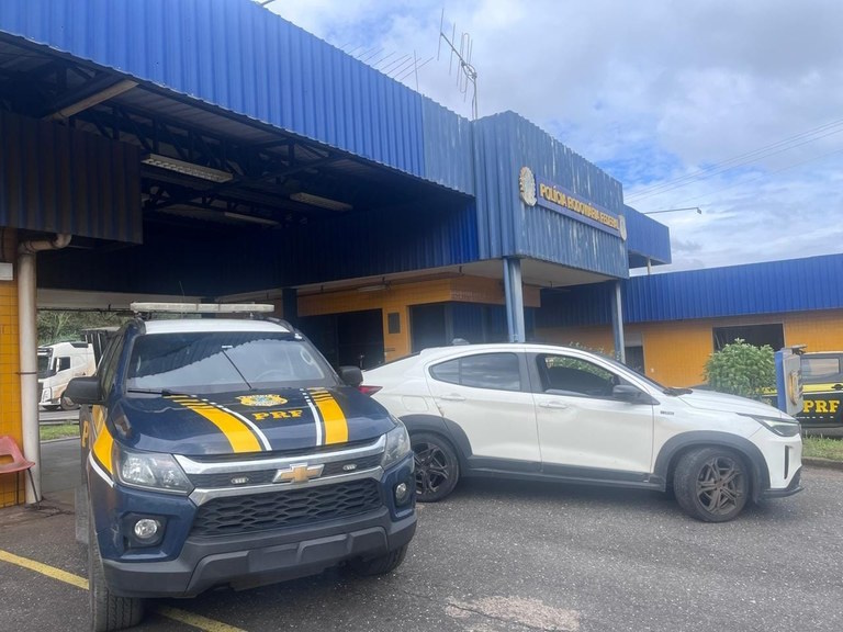 PRF prende três suspeitos de integrar quadrilha de furto de cargas em Sete Lagoas