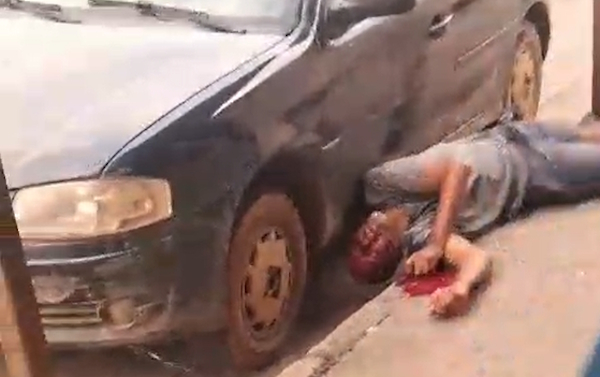 [VÍDEO] Homem morre com tiro no olho em frente a bar no Jardim dos Pequis em Sete Lagoas